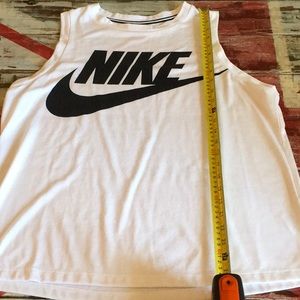 Nike women’s cotton tank sz L